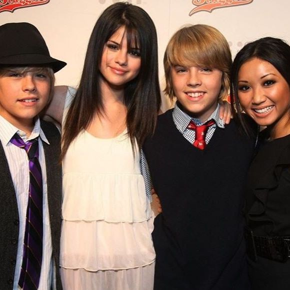 Cole réagit aux révélations de Selena Gomez sur son baiser avec Dylan Sprouse