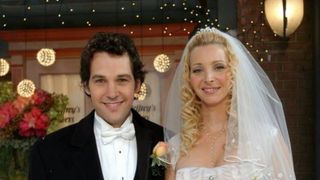 Friends : Phoebe et Mike toujours mariés ou séparés depuis la fin de la série ? Lisa Kudrow répond