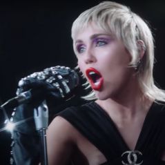 Miley Cyrus : boules à facettes, paillettes... La chanteuse en mode disco dans le clip Midnight Sky