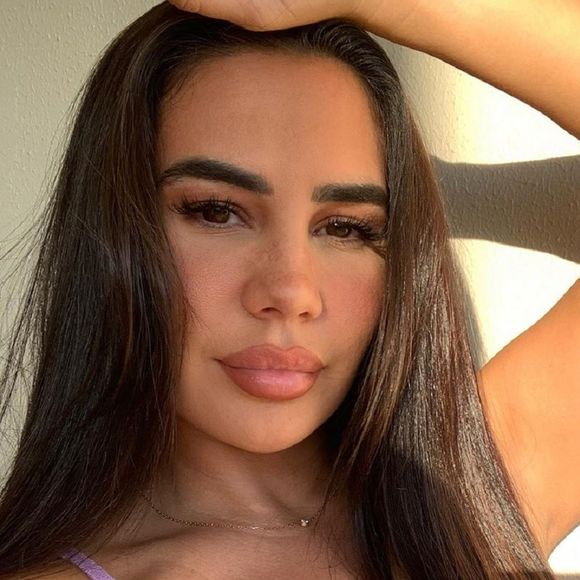 Milla Jasmine transformée : elle dévoile une photo d'elle à 13-14 ans, et la candidate de télé-réalité est méconnaissable