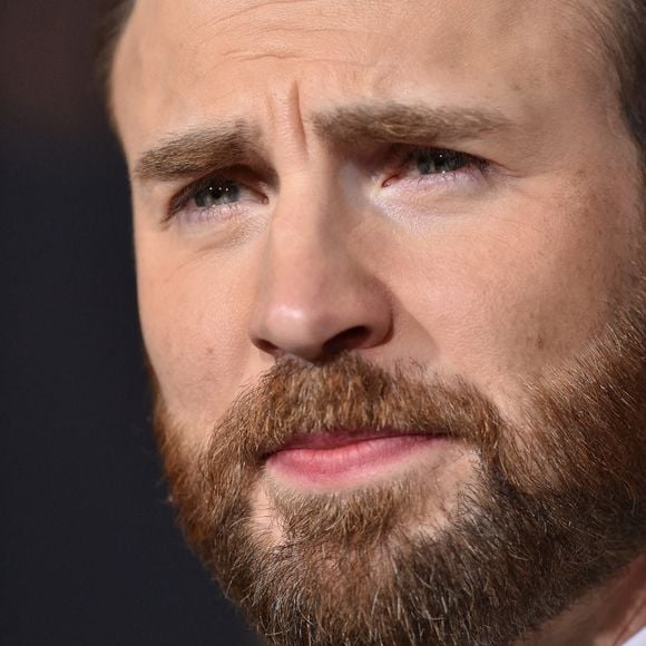 Chris Evans dévoile par erreur une dickpic, Mark Ruffalo réagit avec humour