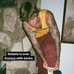 Justin Bieber et Crocs collaborent ensemble