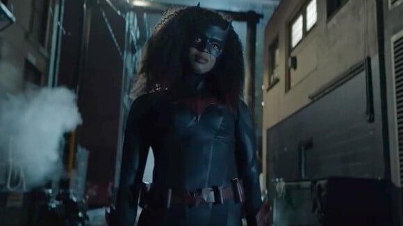 Batwoman saison 2 : Ryan Wilder fait le show dans une bande-annonce intense