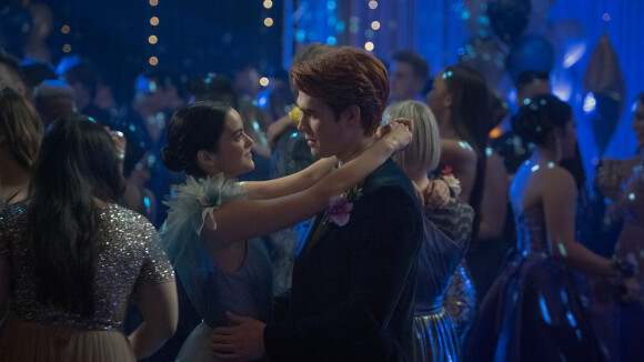 Riverdale saison 5 : KJ Apa dévoile les coulisses du tournage des scènes intimes en pleine pandémie