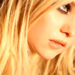 Taylor Momsen ... sa vidéo sexy pour le parfum Parlez-moi d'Amour