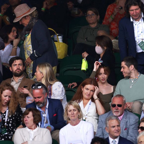 Phoebe Dynevor et Pete Davidson à Wimbledon le 3 juillet 2021