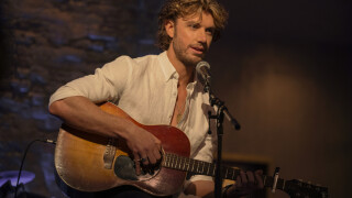 Adam Demos (Sex/Life) : 5 choses à savoir sur le beau Brad dans la série de Netflix