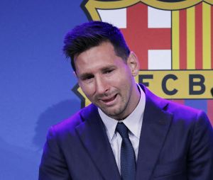 Lionel Messi : "Je voulais rester au Barça", conférence de presse émouvante avant son arrivée au PSG