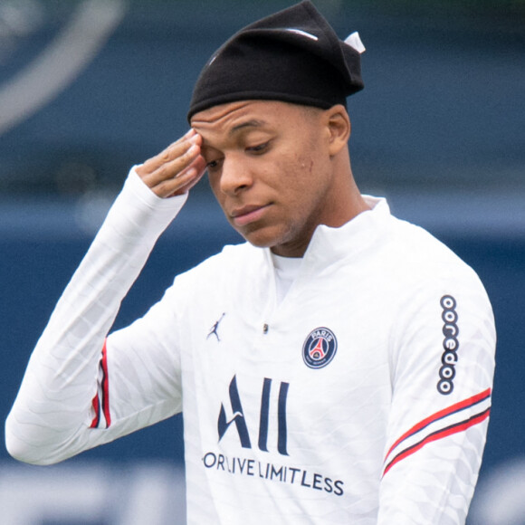 Kylian Mbappé a "envie de partir" du PSG pour le Real Madrid, la mise au point de Leonardo