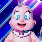 Mask Singer 4 : le Bébé et le Pain d'épices révélés, les internautes déçus, "Le public vote mal, comme d'habitude"