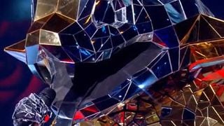 Mask Singer 4 - le Cobra démasqué : "C'est vraiment du lourd", les internautes hallucinent devant l'identité de la star internationale