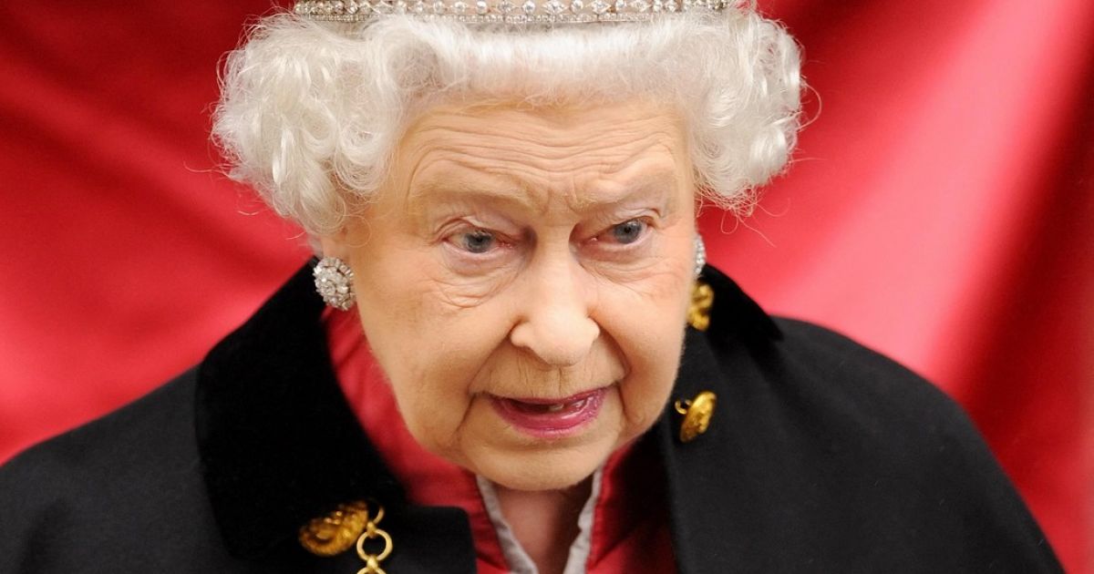 La reine Elizabeth II déjà morte depuis des mois et remplacée par un clone ? Les théories du complot débarquent