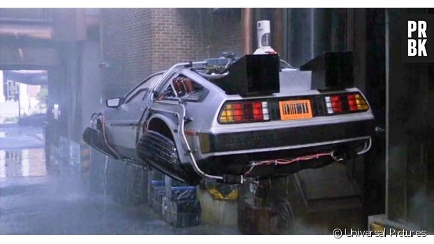 La bande-annonce vidéo de Retour vers le futur qui suit les aventures de Marty McFly (Michael J. Fox) et Doc (Christopher Lloyd). Les voitures volantes, bientôt une réalité ? Des chercheurs chinois ont commencé des tests de lévitation magnétique et y croient complètement !
