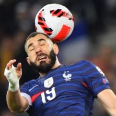 "Tu n'es plus défendable" : Karim Benzema annonce sa retraite chez les Bleus après la finale perdue, les supporters saoulés par son égo