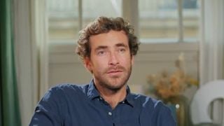 L'Agence : un célèbre comédien refuse une offre inespérée pour vendre sa maison et porte plainte pour escroquerie