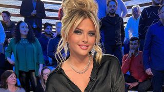 "Je vous aime quand même..." : Kelly Vedovelli en couple avec Cyril Hanouna ? Lassée des rumeurs, elle répond cash