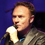 "C'est juste un homme tronc" : Christophe Hondelatte pas tendre avec le changement de présentateur de Faites entrer l'accusé, il se fait recadrer
