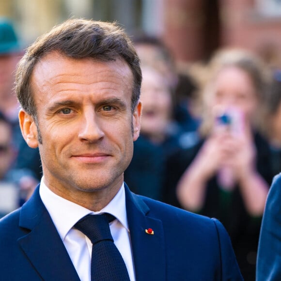 Le président Emmanuel Macron et sa femme Brigitte arrivent au musée Rijksmuseum à Amsterdam le 12 avril 2023.  Amsterdam, NETHERLANDS - Prime Minister Mark Rutte and President Emmanuel Macron during a meeting in Amsterdam between the president and the mayor of Amsterdam, on the second day of the two day state visit by the France president to the Netherlands. Pictured: Emmanuel Macron, Mark Rutte, Queen Maxima, Brigitte Macron BACKGRID USA 12 APRIL 2023 USA: +1 310 798 9111 / usasales@backgrid.com UK: +44 208 344 2007 / uksales@backgrid.com UK Clients - Pictures Containing Children Please Pixelate Face Prior To Publication 