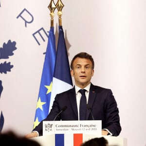 Le président Emmanuel Macron prononce un discours devant la communauté française des Pays-Bas à Amsterdam lors de sa visite d'état le 12 avril 2023. © Dominique Jacovides / Bestimage  President Emmanuel Macron delivers a speech to the French community in the Netherlands in Amsterdam during his state visit on 12 April 2023. 