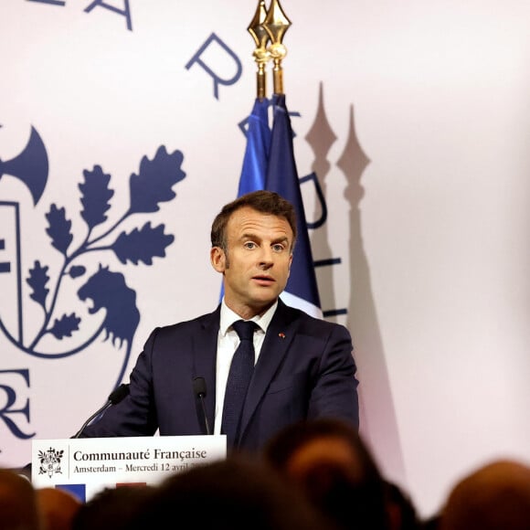 Le président Emmanuel Macron prononce un discours devant la communauté française des Pays-Bas à Amsterdam lors de sa visite d'état le 12 avril 2023. © Dominique Jacovides / Bestimage  President Emmanuel Macron delivers a speech to the French community in the Netherlands in Amsterdam during his state visit on 12 April 2023. 