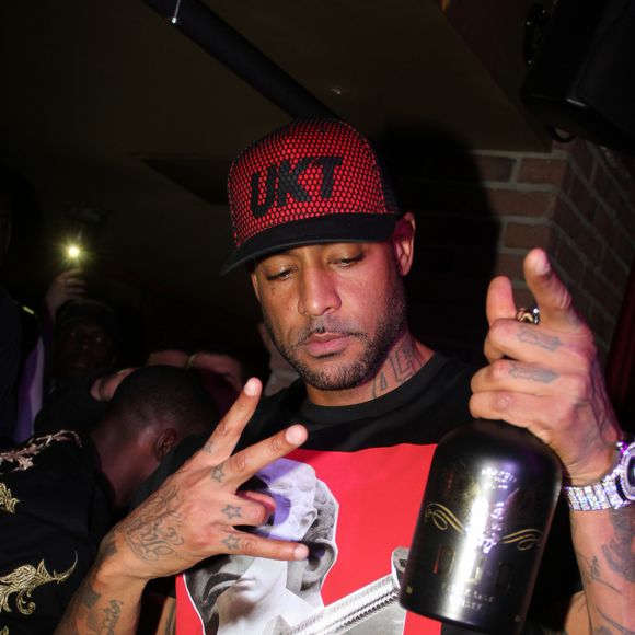 Exclusif - Prix Spécial - No Web - Le rappeur Booba en concert pour la promotion de son D.U.C Whisky au Hobo club à Paris, France, le 22 octobre 2017. © Phiilippe Baldini/Bestimage  Exclusive - For Germany Call For Price - No Web - Raper Booba promoting his D.U.C Whisky at Hobo club in Paris, France, on octobre 22th, 2017. 