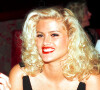 Strip-teaseuse, playmate, actrice, "ANS" a traversé les années 90 et 2000 en goûtant aux remarques bas du front des plus libidineux. Et aussi, aux bouleversements d'une vie qui a tout d'une tragédie : Anna Nicole Smith est morte à seulement 39 ans.

