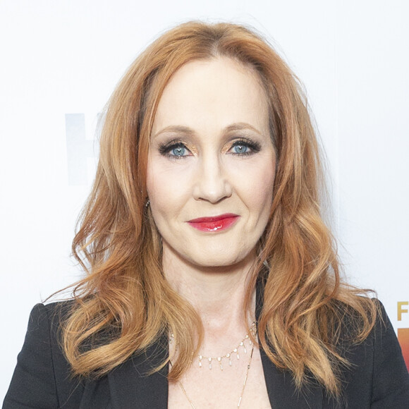 Info - Accusée de transphobie, J.K. Rowling dit avoir reçu des menaces de mort - J.K Rowling - Première de Finding the Way Home à New York le 11 décembre 2019.  J.K. Rowling attends New York premiere of Finding the Way Home at HBO office 