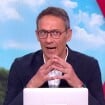 "Vous nous mettez dans une merde noire" : Julien Courbet débute son émission en retard à cause d'Yves Calvi, il balance sur "une réunion de crise" chez M6 et RTL