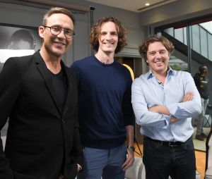 Semi-Exclusif - Julien Courbet, Paul de Saint-Sernin et Alex Vizorek - Personnalités à la soirée "Football Palace" à l'Hôtel Barrière Le Fouquet's Paris pour BarrièreBet. © Coadic Guirec / Bestimage
