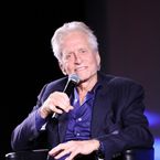 Festival de Cannes 2023 : Michael Douglas dit tout (mais vraiment tout) sur cette scène de sexe devenue culte