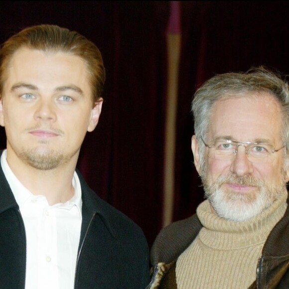 "LEONARDO DICAPRIO" "STEVEN SPIELBERG" PHOTOCALL DE "CATCH ME IF YOU CAN" A PARIS "PLAN AMERICAIN"