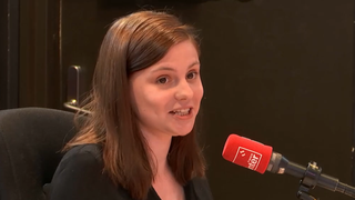 "Je l'ai traité de violeur" : l'humoriste Florence Mendez virée de M6 après une violente altercation avec Gérald Darmanin ? Elle s'insurge de "la sévérité de la sanction"