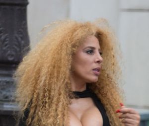 Exclusif - La chanteuse Afida Turner à la sortie de la chaine NRJ12 à Paris, France, le 14 septembre 2016. Invitée du plateau du Mad Mag pour présenter son nouveau single, Afida Turner s'est présentée en robe noire très courte, sans culotte, et elle n'a pas hésité à tout dévoiler !!! © Agence/Bestimage