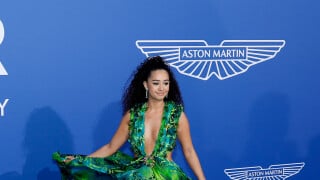 Cannes 2023 : Léna Situations se la joue J-Lo à en portant sa robe la plus iconique, et cette fois, même les haters n'ont rien à y redire tellement c'est canon