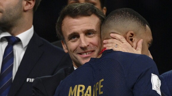 Emmanuel Macron prêt à obliger Kylian Mbappé à prolonger au PSG ?