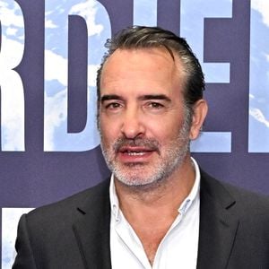 Jean Dujardin durant l'avant première mondiale au Grimaldi Forum à Monaco, le 9 février 2023, du film "Les gardiennes de la planète" réalisé par Jean-Albert Lièvre et raconté par J.Dujardin. Ce film est inspiré par le poème d'Heathcote Williams, "Whale Nation". Il nous fait découvrir le Groenland, le Mexique, l'Argentine, la Polynésie, mais aussi la Bretagne, la Méditerranée et la Normandie, l'Afrique du sud, l'Australie, le Tonga, le Kamtchatka ou encore l'Antarctique, Hawaï, et la Norvège. L'histoire commence par une baleine à bosse échouée sur un rivage isolé. Alors qu’un groupe d’hommes et de femmes organise son sauvetage, on découvre l’histoire extraordinaire des cétacés, citoyens des océans du monde, essentiels à l’écosystème de la planète depuis plus de 50 millions d’années. La sortie en salle se fera le 22 février. © Bruno Bebert / Bestimage  World premiere at the Grimaldi Forum in Monaco on 9 February 2023 of the film "Les gardiennes de la planète" directed by Jean-Albert Lièvre and narrated by J. Dujardin. This film is inspired by Heathcote Williams' poem, "Whale Nation". It takes us to Greenland, Mexico, Argentina, Polynesia, Brittany, the Mediterranean and Normandy, South Africa, Australia, Tonga, Kamchatka, Antarctica, Hawaii and Norway. The story begins with a humpback whale stranded on a remote shore. As a group of men and women organise its rescue, we discover the extraordinary story of cetaceans, citizens of the world's oceans, essential to the planet's ecosystem for over 50 million years. The film will be released on 22 February. 