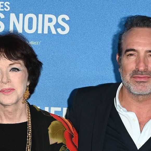 Anny Duperey et Jean Dujardin - Avant-première du film "Sur les chemins noirs" au cinema UGC Normandie à Paris le 13 mars 2023. © Coadic Guirec/Bestimage  Preview of the film "Sur les chemins noirs" at the UGC Normandie cinema in Paris on March 13, 2023. 