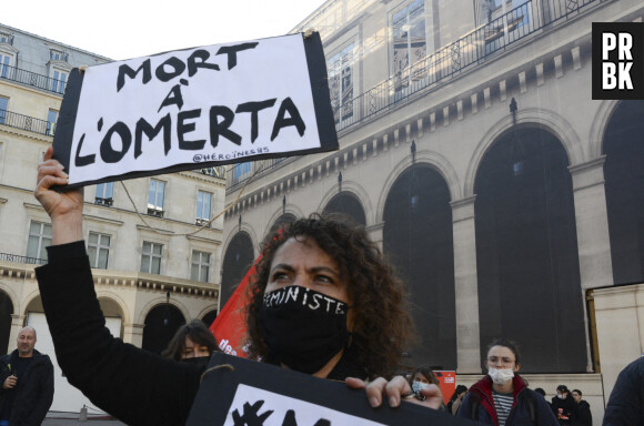 Rally at the initiative of metoo-theater to denounce the rapes and sexual assaults of which many women are victims in the world of performing arts theater and theatrical education on October 15, 2021. Photo by Georges Darmon/ABACAPRESS.COM 