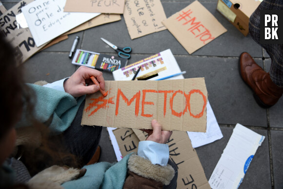 Des personnes, en particulier des femmes, se rassemblent pour un rassemblement pour dénoncer le harcèlement et les violences sexuelles dans la vie quotidienne suite au hashtag #MeToo sur la place de la République à Paris, France, le 27 janvier 2018. Photo d'Alain Apaydin/ABACAPRESS. COM
