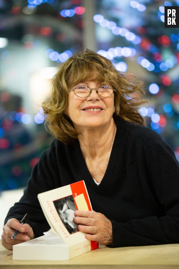 Semi-exclusif : Jane Birkin dédicace son livre "Post-Scriptum" à la librairie Filigranes à Bruxelles en Belgique le 25 novembre 2019. 