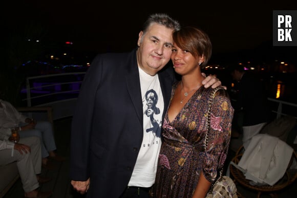 Semi-exclusif - Pierre Ménès et sa femme Mélissa Acosta lors de la soirée d'inauguration du restaurant du groupe d’H.Gaouaoui et du chef N.Tarayre "Splash" au port Van Gogh, en bord de Seine à Asnières, France, le 12 septembre 2019. © Rachid Bellak/Bestimage 