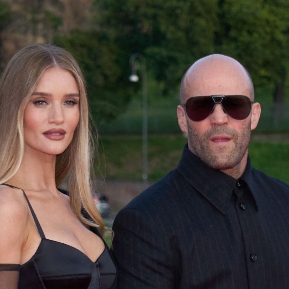 Jason Statham - Rosie Huntington-Whiteley à la première du film "Fast & Furious X" à Rome, le 12 mai 2023.  Celebrities at the premiere of "Fast & Furious X" in Rome. May 12th, 2023. 
