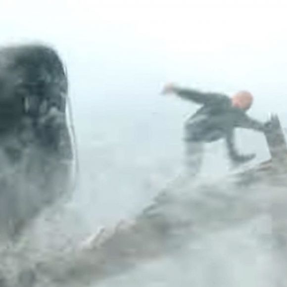 Les images de la bande-annonce du film "En eaux (très) troubles" avec Jason Statham.  Jason Statham goes underwater to kill three even bigger sharks in first look trailer for Meg 2: The Trench. British action star Jason Statham comes face to face with another deep sea-dwelling prehistoric creature - the Kronosaurus - in the official trailer for Meg 2: The Trench. Shortly after The Meg grossed 0 million worldwide in 2018, its sequel was confirmed. The original film followed a group of scientists who were attacked by a Megladon - a species of giant shark previously thought to be extinct. While details about Meg 2 have been under wraps since production began in early 2022, Warner Bros. has pulled back the curtain on the film after debuting its first trailer ahead of the movie’s August 4, 2023, premiere. As the title suggests, the team of scientists will return to the bottom of the Pacific Ocean where the Megalodon was discovered in the original film. Picking up a few years after the timeline in The Meg, Statham’s character, Jonas Taylor, and his research team discover the thought-to-be extinct Kronosaurus, an alligator-adjacent creature that lived during the Early Cretaceous period over 100 million years ago. Meg 2 will star Statham, Cliff Curtis, Wu Jing , Sienna Guillory, Skyler Samuels, Page Kennedy, Shuya Sophia Cai and Sergio Peris-Mencheta. Li Bingbing, who led The Meg opposite Statham, will not be a part of the sequel. The Meg was based on Steve Alten’s techno-thriller 1997 novel Meg: A Novel of Deep Terror. The original adaptation was written by Dean Georgaris, Erich Hoeber and Jon Hoeber, who have also written Meg 2. 