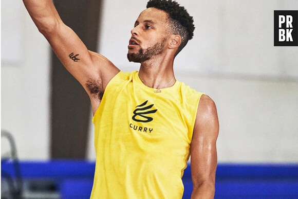 Stephen Curry s'est encore fait remarquer.
Under Armour va lancer une gamme de vêtements de sport en collaboration avec le joueur de basket Stephen Curry.