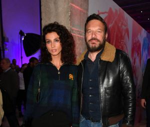 Samuel Le Bihan et sa compagne Stefania Cristian - Lancement de la nouvelle collection de lunettes de sport Tommy Hilfiger en présence de ses ambassadeurs S. Ramos, S. James et N. Pescetto au Palais De Tokyo à Paris le 29 mars 2023. © Veeren/Bestimage  Launch of Sports Glasses By Tommy Hilfiger at Palais De Tokyo on March 29, 2023 in Paris.