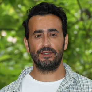 Et notre JoCo national a lui aussi beaucoup aimé. A Première, il affirme : "Récemment, j'ai parlé avec Katell Quillévéré [la réalisatrice de la minisérie Le monde de demain, sur NTM], dont je suis très fan. Et j'adorerais tourner avec Justine Triet..."
Jonathan Cohen - Photocall du film "Sentinelle" lors de la 16ème édition du festival du film francophone (FFA) de Angoulême, le 27 août 2023. © Coadic Guirec / Bestimage 