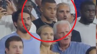 Coupe du monde de rugby 2023 : Kylian Mbappé devient la risée des internautes suite à son attitude devant le match des Bleus, "il est perdu"