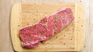 "De la mort aux rats pour rendre la viande plus rouge" : cet ex-boucher devenu végétarien balance sur les pires horreurs qu'il a pu voir