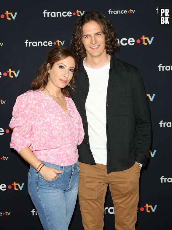 Léa Salamé et Paul de Saint Sernin au photocall pour la conférence de presse de rentrée de France TV à la Grande Halle de la Villette à Paris, France, le 11 juillet 2023. © Coadic Guirec/Bestimage 