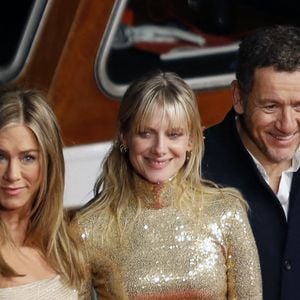 Jennifer Aniston, Mélanie Laurent et Dany Boon à la première de Murder Mystery II Passerelle Debilly à Paris le 16 mars 2023. © Denis Guignebourg / Bestimage
